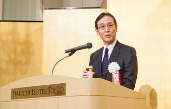 乾杯挨拶（築城修治副会長）